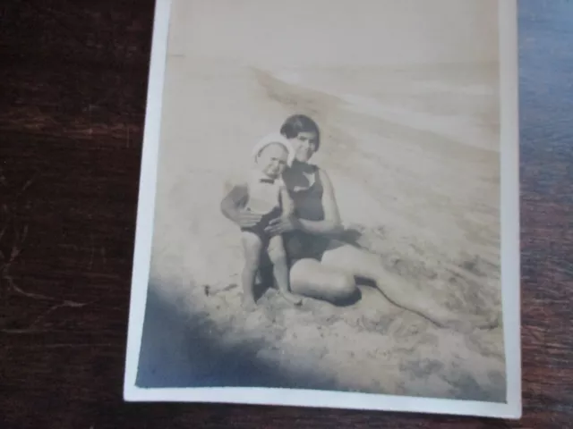 Circa 1930 Photographie Carte Photo Cpa Baigneuse Avec Bébé Sur La Plage 3