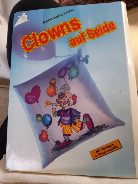 Topp 1716 - Clowns auf Seide von Annemarie Loew