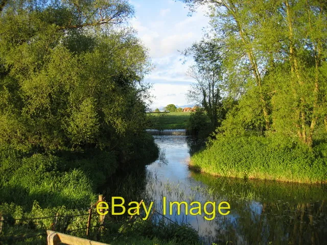 Photo 6x4 Eathorpe weir One of the weirs in the River Leam used to impoun c2005