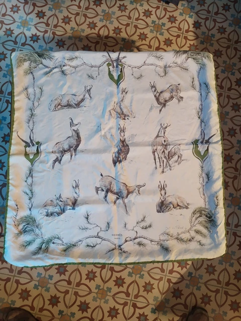 Foulard Hermès « Les Poulains » Par Xavier De Poret - Soie, Occasion Très Bon État