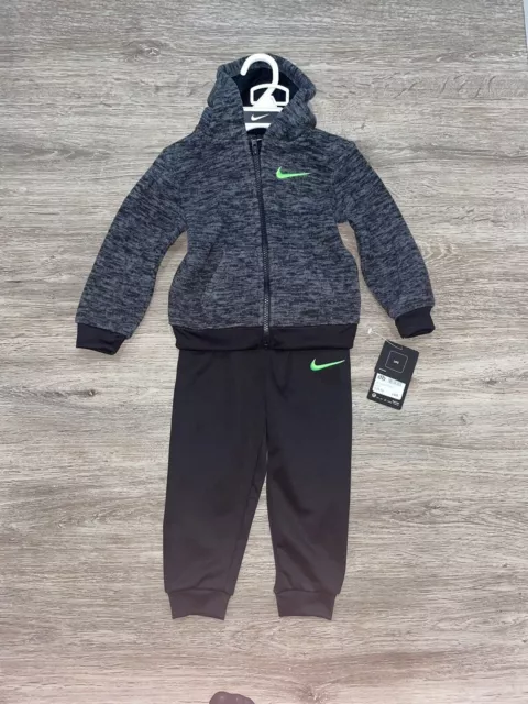 nike tracksuit 18-24 Months (RRP £39.99)