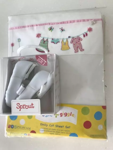 Bnwt Jiggle & Giggle Emily Embroidered Cot Sheet Set With Bonus Sprout Shoes