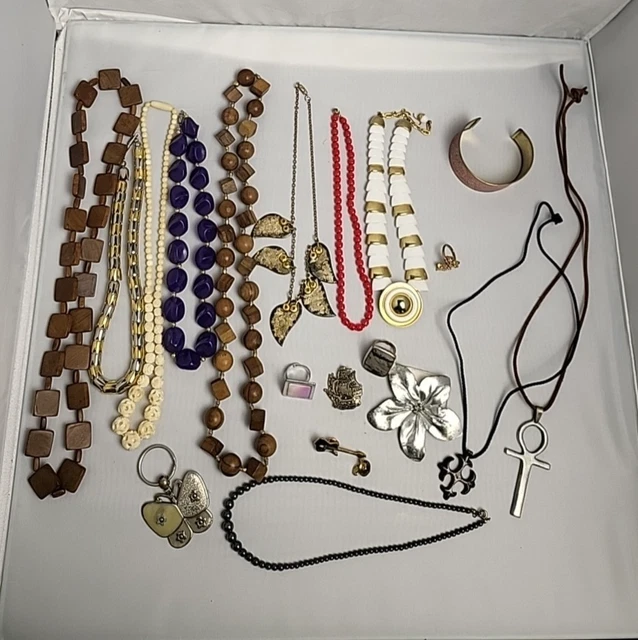 Lot Revendeur : 41 Colliers Fantaisie Avec Croix En Acier Inoxydable - Neufs Avec étiquettes