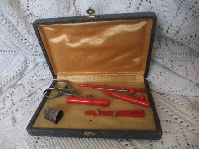 ANCIEN COFFRET NÉCESSAIRE à Couture "Années 50" environ EUR 21,00 - PicClick FR