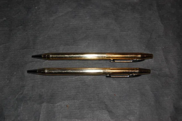 https://www.picclickimg.com/H18AAOSwYENlkQRE/Vintage-Quill-Pen-Pencil-Set-Goldtoned-Works-No.webp