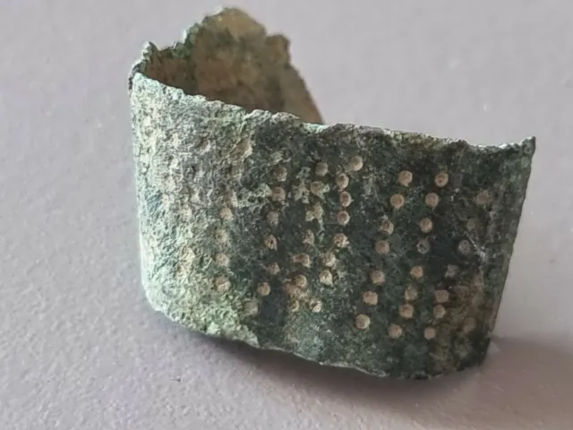 Nice bronze medieval thimble in uncleaned as found condition in England LA164x