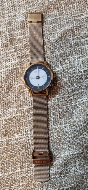 Skagen hald best sale hybrid
