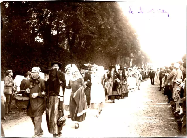 France, Le Morvan, cérémonie, fête, costumes traditionnels Vintage print,  Tir