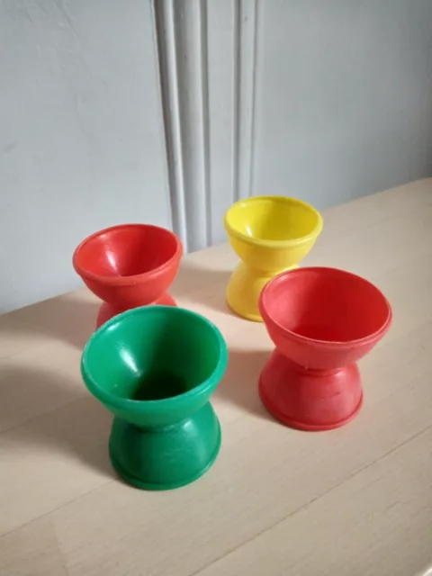 4 coquetiers vintage plastique couleur rouge vert jaune orangé