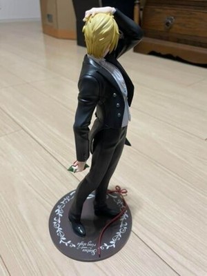 banana fish statue