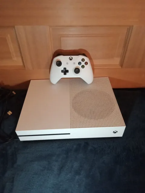 Xbox One S Disc Edition 500gb, Fully Working Perfectly