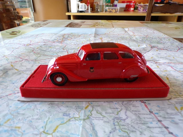 RARE***Ancienne DUBRAY(France)N°4 PEUGEOT 402B 1938 Pompiers de Lyon