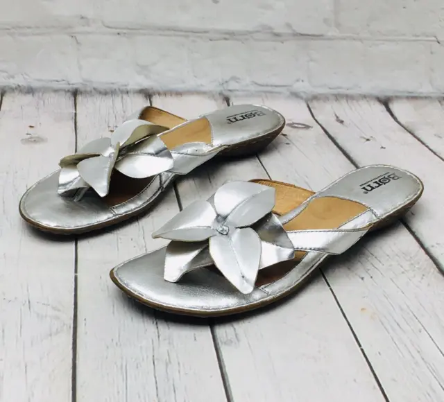 BORN Women's 7 / 38 Metalic Silver Leather Flower Thongs Sandals Slide Flip Flop