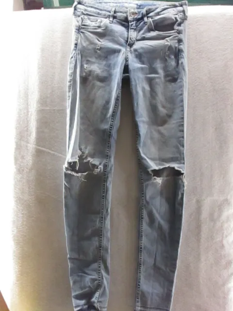 H & M jeans size 27 distressed denim super skinny low waist ankle raw hem frayed