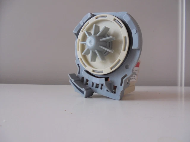 Pompe de vidange lave vaisselle Whirlpool ADPL 7070 WH