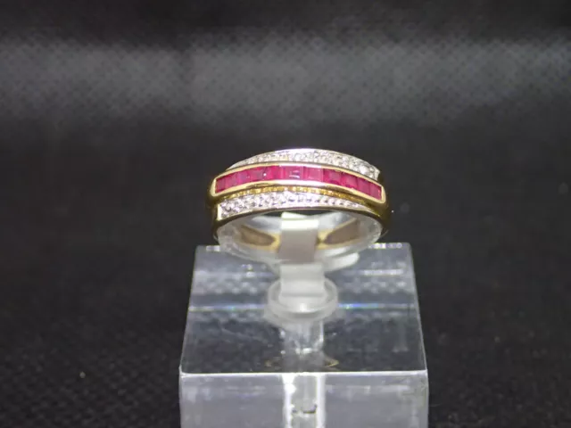 Bague en Or jaune  750/ème de 2.20g, rubis, diamant / Bijoux d'occasion