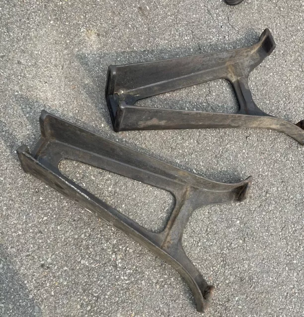 Antique Cast Iron Table Legs 1910 Vintage Southbend Lathe 30"hg×21"wd. excellent Antique Cast Iron Table Legs 1910 Vintage Southbend Lathe 30"hg×21"wd. excellent