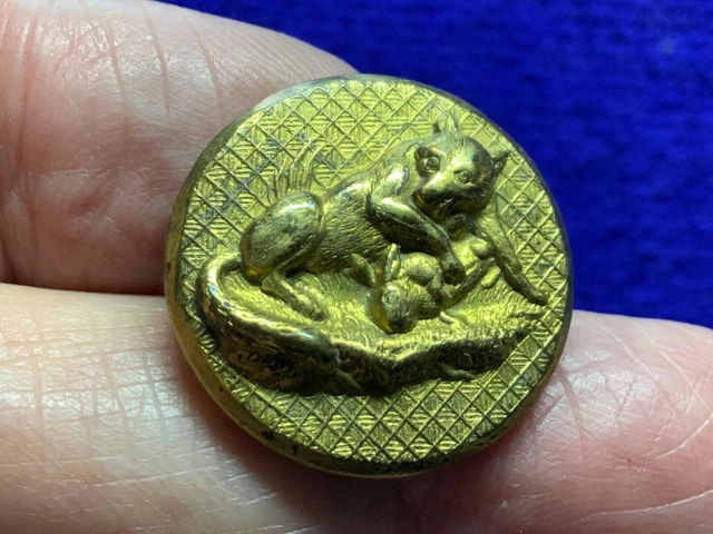 DRAMATIC FOX ATTACKING A RABBIT/HARE 23.5mm BRASS SPORTING COAT BUTTON c 1830-45