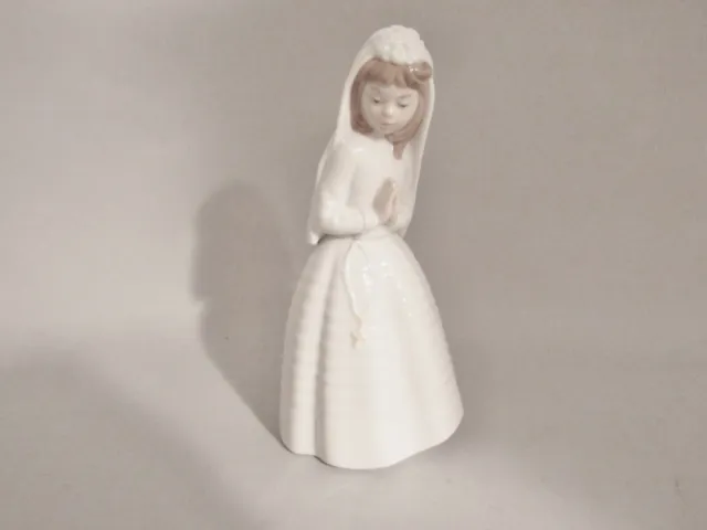 NAO By Lladro Porcelain Figurine First Communion Girl #0236 9" Tall