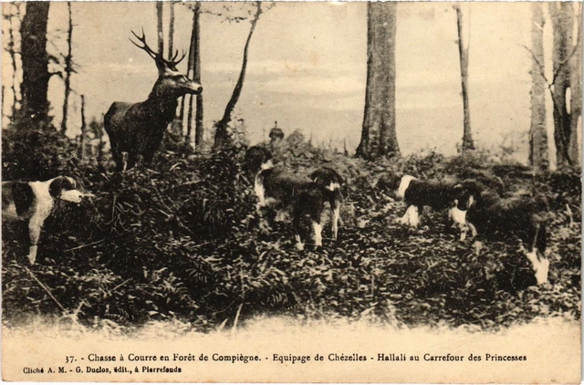 CPA - CHASSE à Courre - Equipage de Madame la Duchesse d'Uzès Après le dépecage EUR 2,00 - FR
