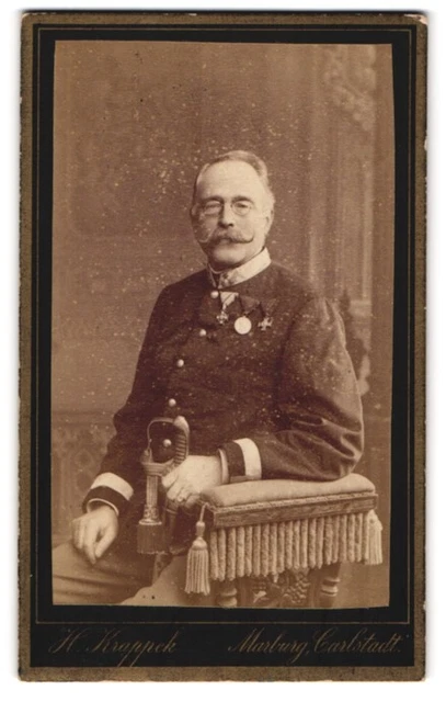 Fotografie H. Krappek, Marburg, Portrait K. K. Soldat in Uniform mit Orden an d