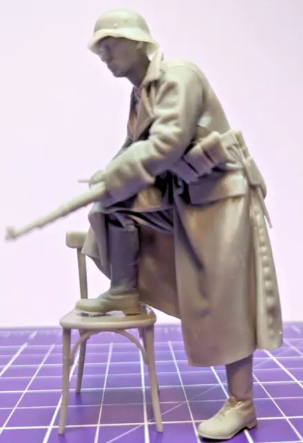 Deutscher Landser / Soldat Zigaretten-Pause 98k WW2 Resin Scale 1:16 3