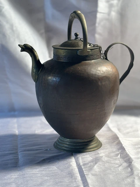 Carafe mouchetée avec trois becs verseur