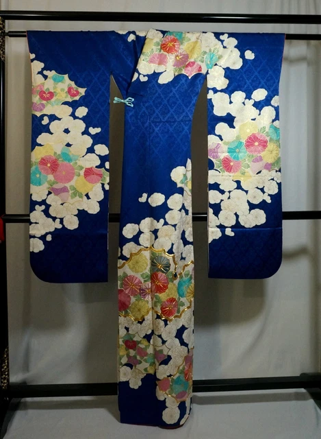Japanese kimono SILK"FURISODE" long sleeves, Gold thred , Embroidery, 5' 3".3267