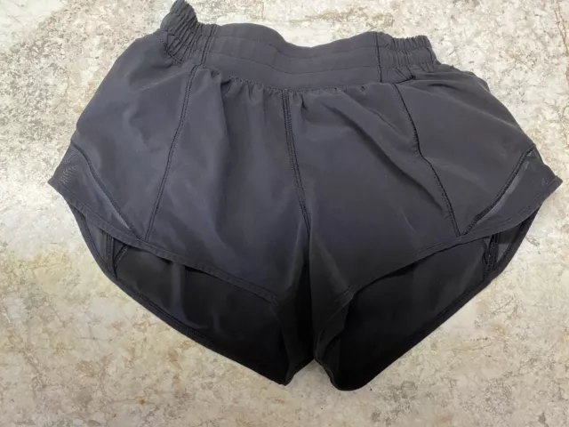 Lululemon Women’s Size 2 black Hotty Hot LR 2.5” Lined Shorts