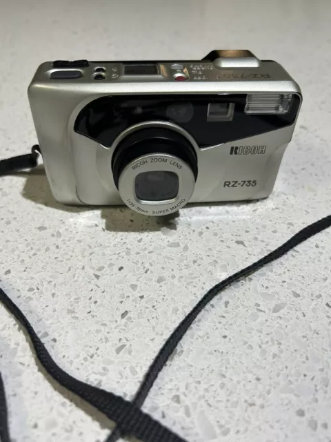 Ricoh RZ-735 35mm super macro automatic film camera zoom lense