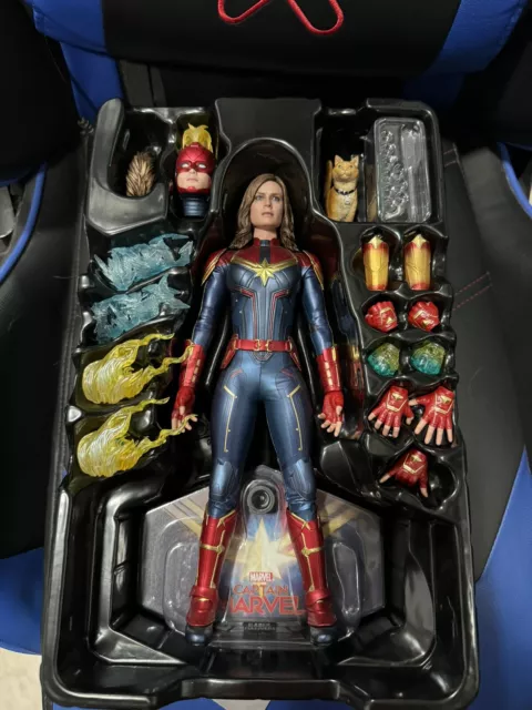 Captain Marvel Deluxe Version Marvel Sixth Scale Figure by Hot Toys