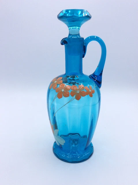 Carafe à liqueur en verre soufflé coloré bleu émaillé à décor floral Début XXème 5