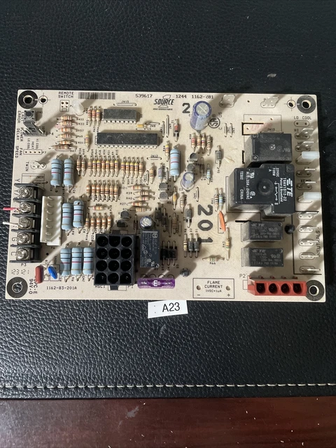York Coleman Luxaire 539617 1162-201 Control Board 1162-83-201A used #P560