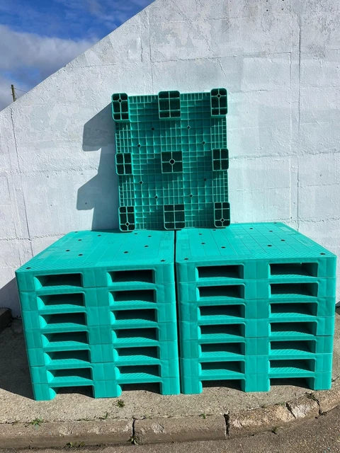 15 X GREEN Solid Top Plastic Standard Pallets 1200 x 1000 x 130mm Heavy ...