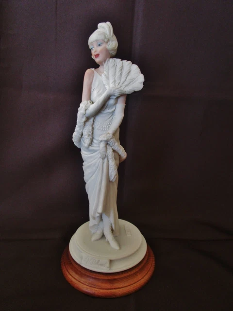 ancienne statuette de jeune fille en biscuit-polychrome-A Bolcori-marque bleue