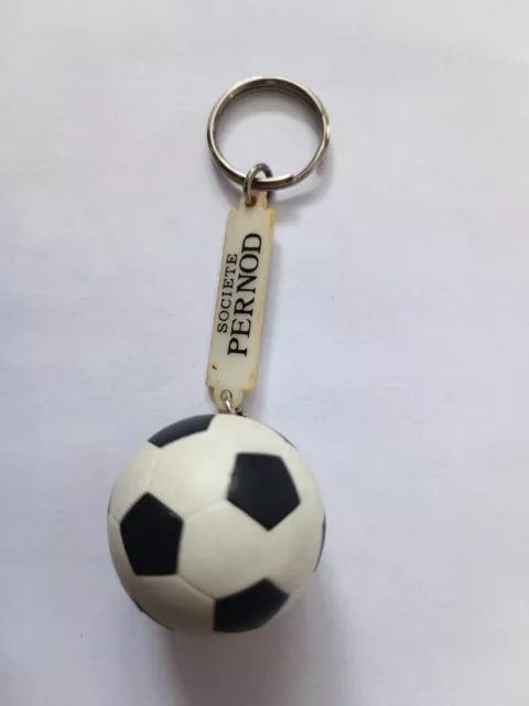 PORTE CL S BALLON DE Football Soci t PERNOD RICARD Keychain