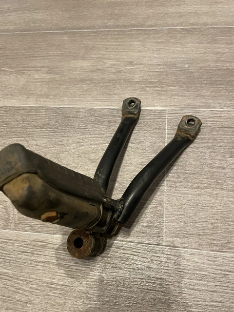 Honda CBF 125 2008-2015 Rear Right Hanger & Footrest Foot peg