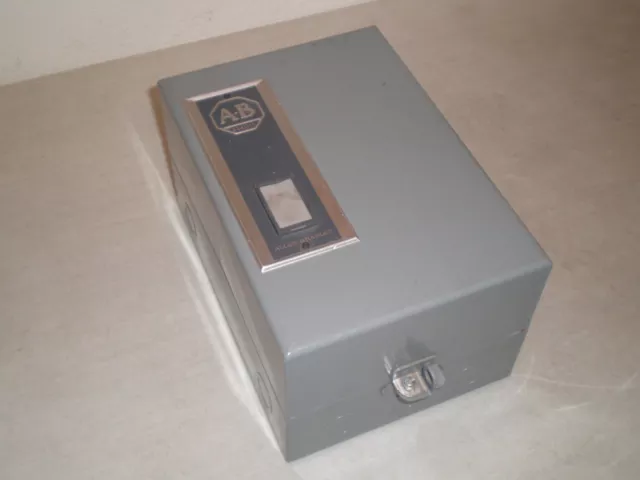 Allen Bradley 500L-B0B92 Beleuchtung Hilfsschütz 30 Amp 2 Pol 460-480VAC Spule