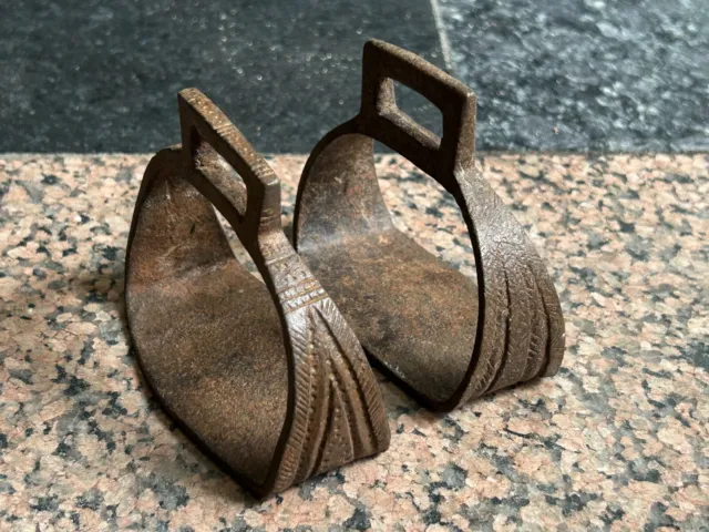 Old Vintage Hand Craved Rustic Iron Horse Paddle Stirrup / Foot Rest 2 Pcs (Hp2)