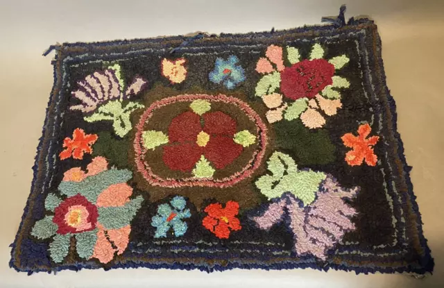 Primitive Country Folk Art Floral Decorated Hooked Rag Rug 34" X 23"