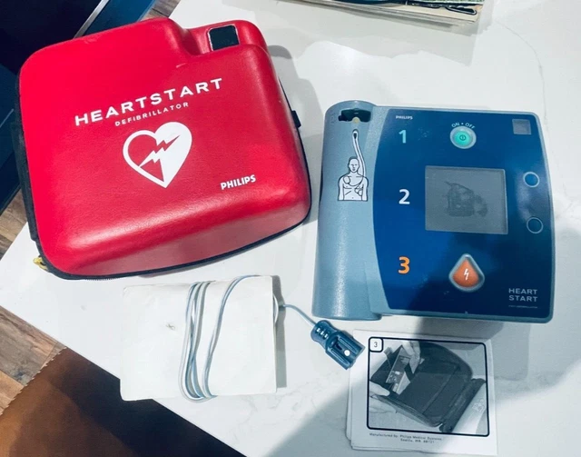 PHILIPS HEARTSTART FR2+ AED Defibrillator + case & battery defib