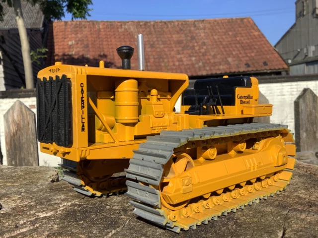 NZG 1/25 Modèle 259 Tractopelle Caterpillar 224 – Figurine Miniature Neuve