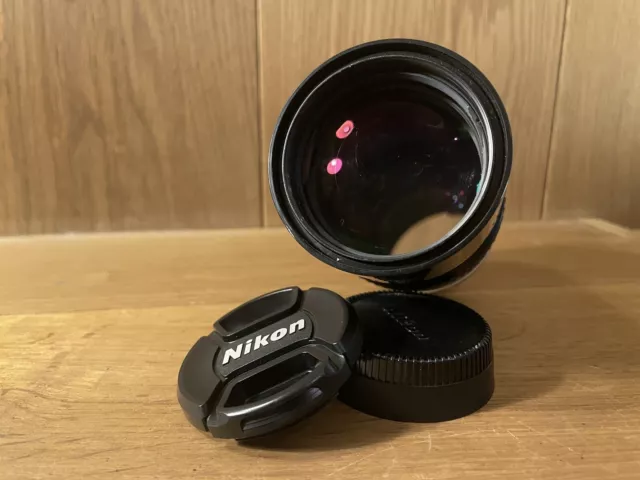 Près De Mint Nikon Ai Nikkor 135mm F/2.8 Téléphoto Mf Objectif De Japon #P8RR-8