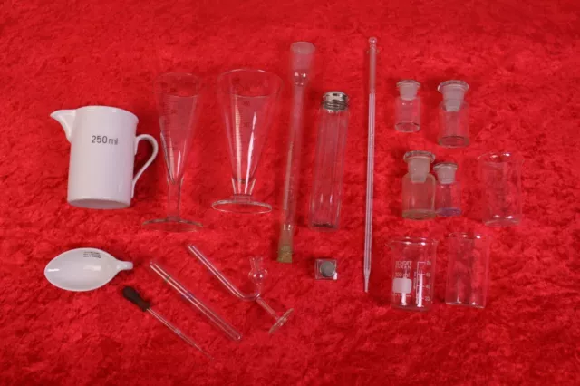 19 tlg. Set Apotheker Arzt Labor Gefäße Zubehör Flaschen Gläser Pipette Messglas