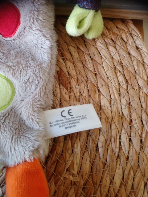 Doudou plat girafe Zoé gris ronds rouge orange vert bleu écharpe Simba Toys 3
