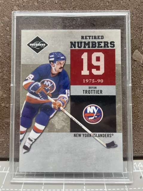 Carta 2010-11 Panini Numeri Limitati Ritirati #19 Bryan TROTTIER 002/199 NHL NYI