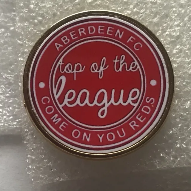 ABERDEEN FC Scripted COYR PIN BADGE GILT-METAL MOUNT CLEAR VIEW DOME COVER.