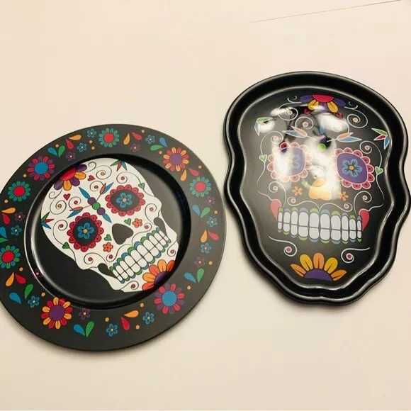 Black plastic Halloween skull day of the dead gray platters new home