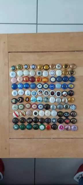 lot de 100 capsules / muselets de Champagne / tous différents