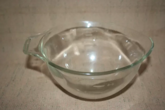 Vintage JAJ Pyrex Tear Drop Pouring Bowl ( 749 )